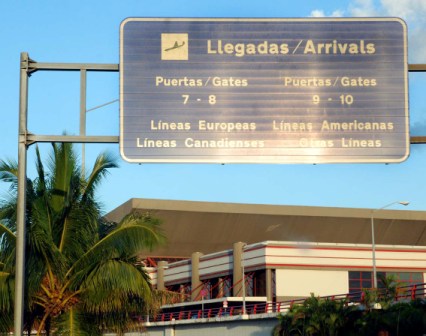Aeropuerto Int. Jose Marti, La Habana.  Photo: Caridad