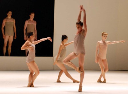 Royal Ballet performs “Chroma” by its director Wayne McGregor, music by Jobt Talbot and Jack White III. Photo: Caridad Royal Ballet performs “Chroma” by its director Wayne McGregor, music by Jobt Talbot and Jack White III. Photo: Caridad