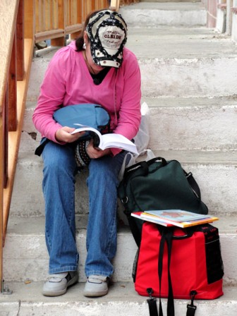 Cuban leyendo. Foto: Elio Delgado