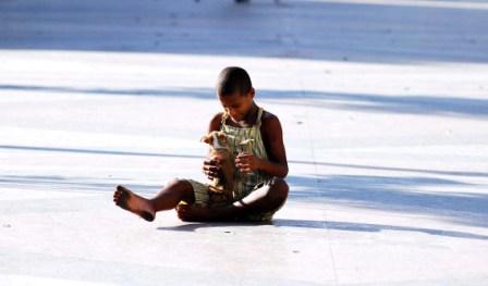 Boy in Havana Park.  Photo: Caridad