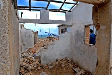 Las cubiertas de las viviendas fueron una prioridad en las estrategias de recuperación tras el impacto de los huracanes en 2008. Foto: Caridad