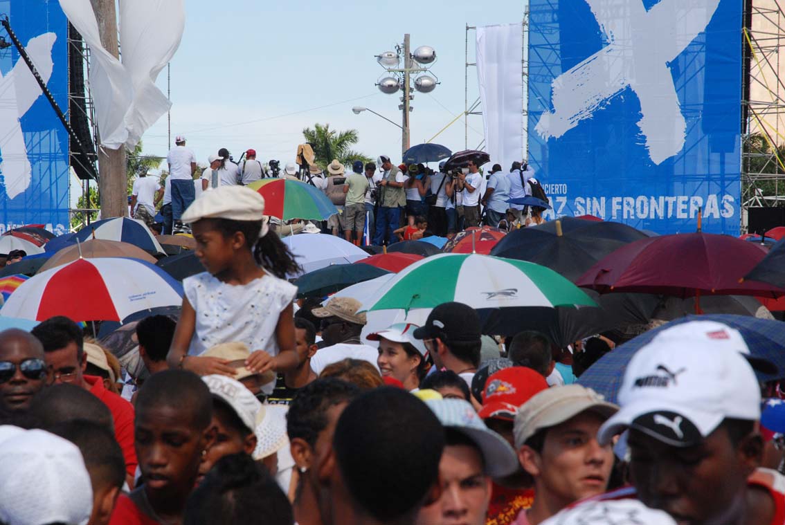 Concierto Paz sin Fronteras, La Habana, 20 de Septiembre de 2009, foto: Caridad Peace without Borders Concert, Havana, Sept. 20, 2009. Photo: Caridad