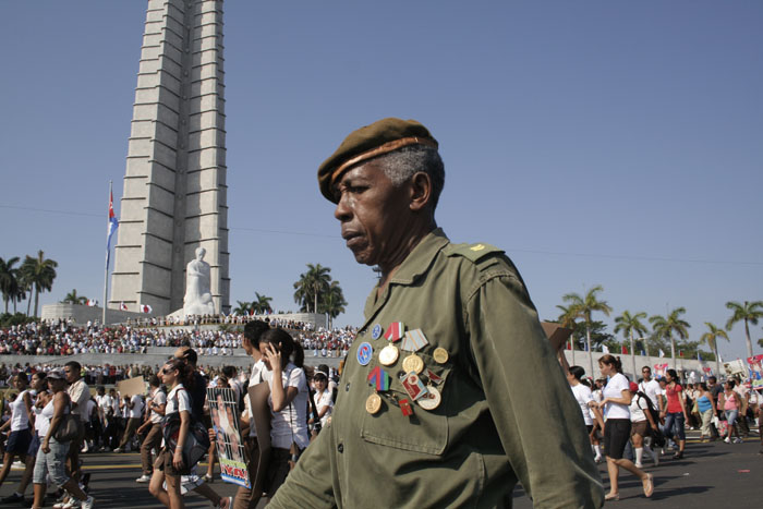 Del desfile que inauguró el Congreso del Partido. Foto: Elio Delgado