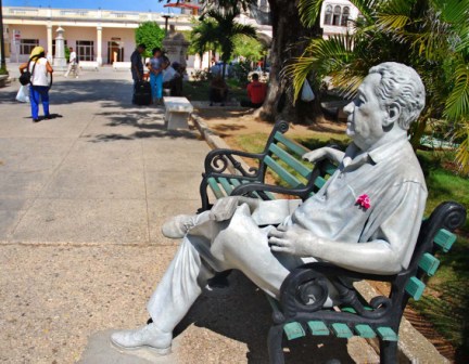 Benny Moré. Photo: Caridad Benny Moré. Photo: Caridad