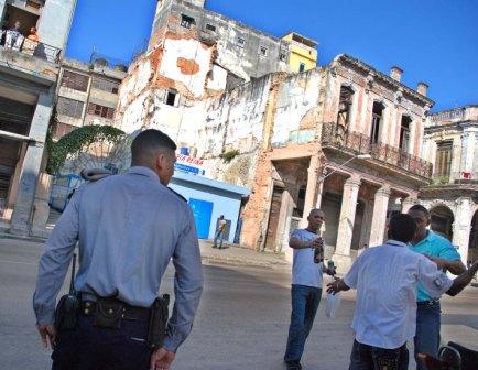 Barrio en mal estado.  Foto: Caridad