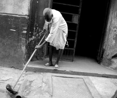 Mujer en La Habana.  Foto: Caridad