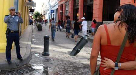 Turista en La Habana Vieja. foto: Caridad