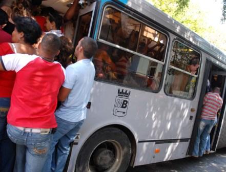  Packed buses are fertile ground for pickpockets.  Photo: Caridad