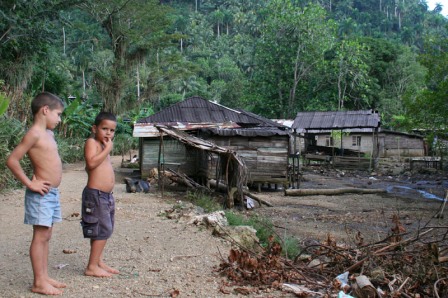 Children in Baracoa. Photo by Angel Yu