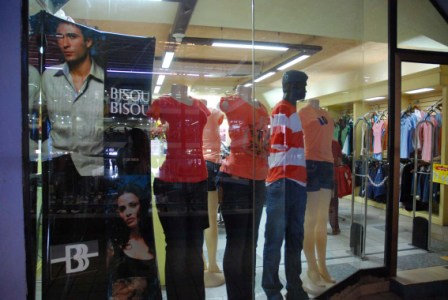 Clothes shop selling in hard currency. Photo: Caridad Clothes shop selling in hard currency. Photo: Caridad