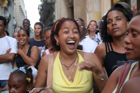 En la Calle Obispo de La Habana Vieja. Foto: Elio Delgado