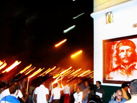 Marcha de las antorchas en La Habana.