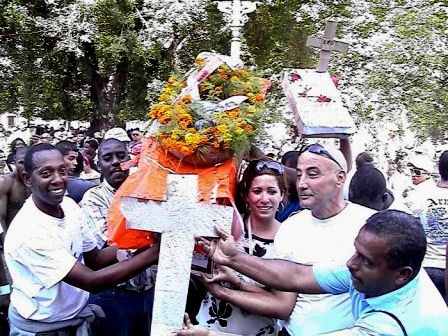 Industriales fans funeral for Villa Clara.