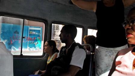 Autobus en la Habana. Foto: Caridad Havana bus. Photo: Caridad