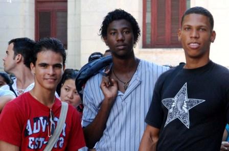 Estudiantes universitarios cubanos, foto: Caridad Cuban university students. Photo: Caridad