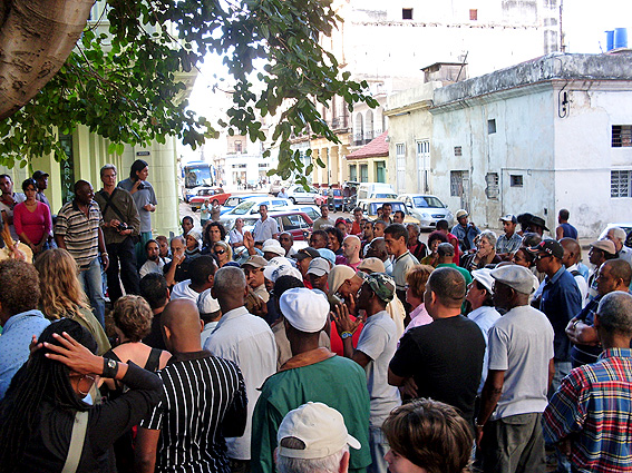 Encuentro para recordar los cinco Abakuas que intentaron salvar los estudiantes de medicina. Photo: Observatorio Critico Encuentro para recordar los cinco Abakuas que intentaron salvar los estudiantes de medicina. Photo: Observatorio Critico