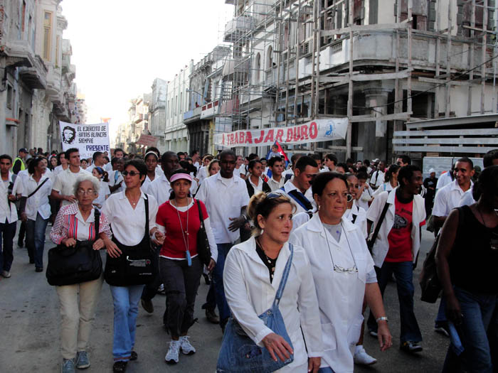 Marcha recordando los ocho estudiantes de medicina.  Photo: Elio Delgado