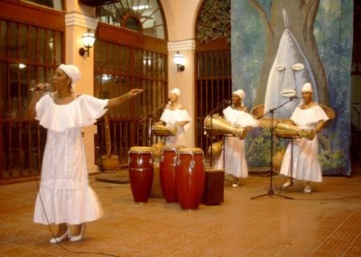 The Obini Bata group in concert.  Photo: trabajadores.cu