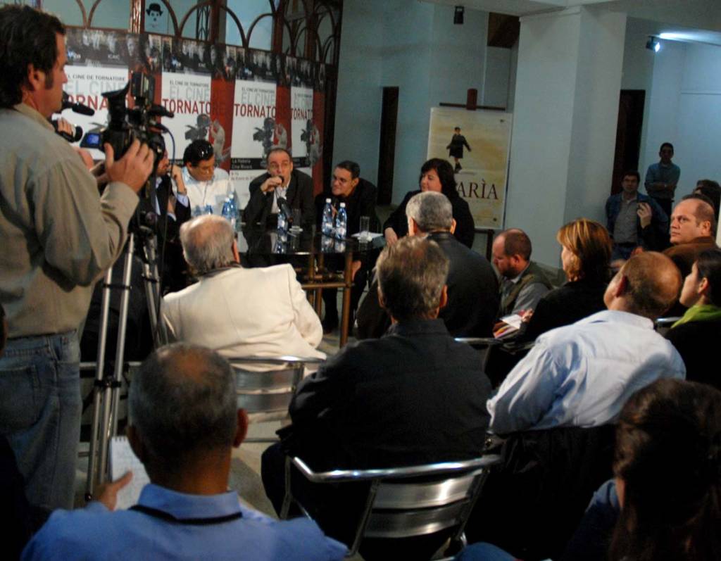 Giusseppe Tornatore en conferencia de prensa en La Habana.
