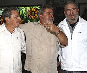 Raul Castro, Lula da Silva and Fidel Castro in Havana, Feb. 2010. Photo: Ricardo Stuckert/Brazilian Presidency