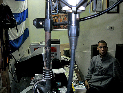 Papá Humbertico en su estudio. Foto: Yasser Castellanos