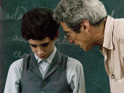 Fernando Perez con su joven Jose Martí.