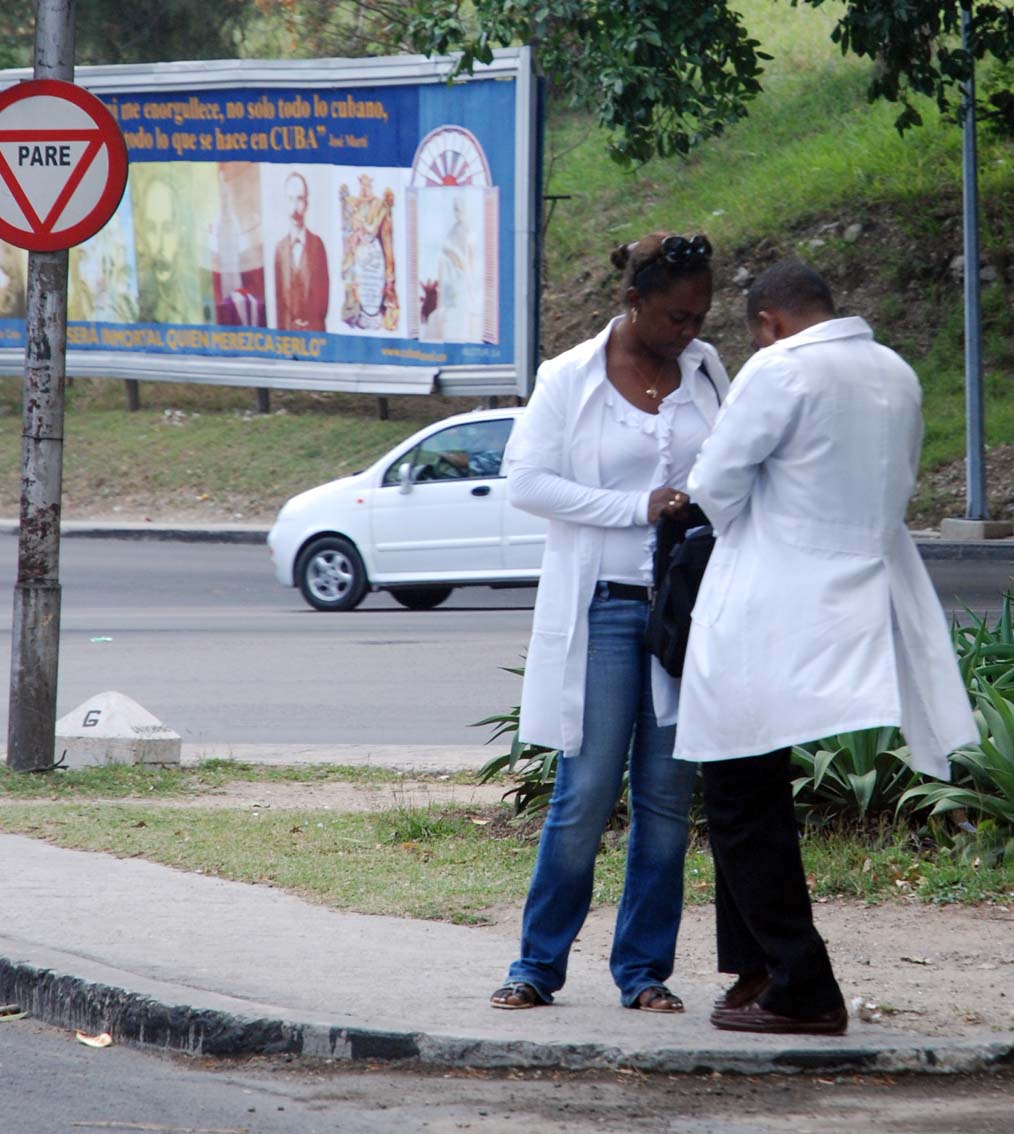 Médicos en La Habana. Foto: Caridad