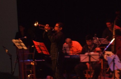 Yassek Manzano y su grupo.