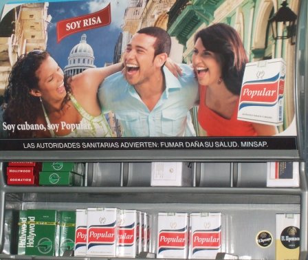 No basta con advertir que fumar daña la salud, porque la rebosante vitalidad de los modelos lo desmiente: una sola imagen impresiona más que mil palabras.