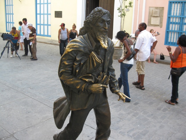 Monumento al Caballero de Paris en La Habana Vieja.