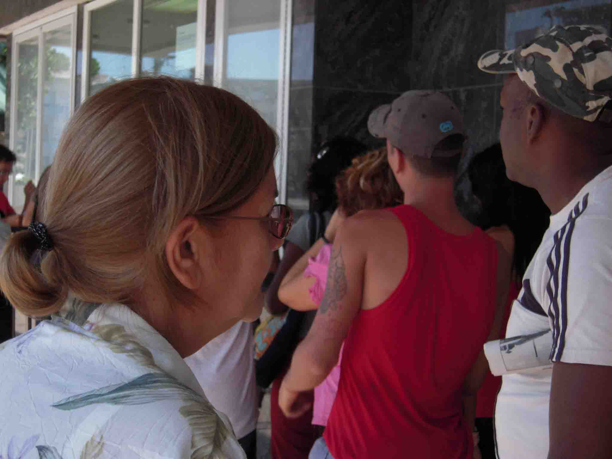 Tratando de lograr unas entradas.
