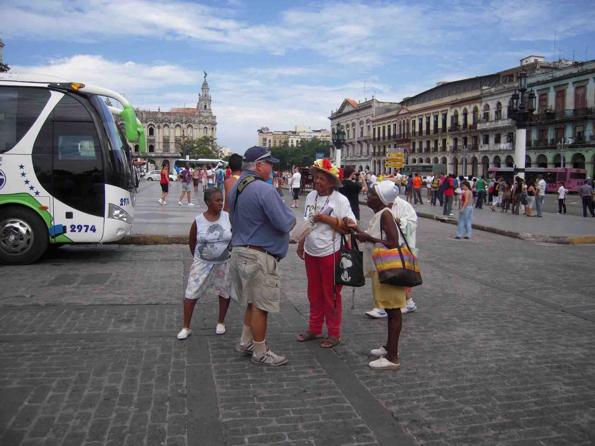 El asedio al extranjero llama al recogimiento y la vergüenza a cualquier ciudadano digno.