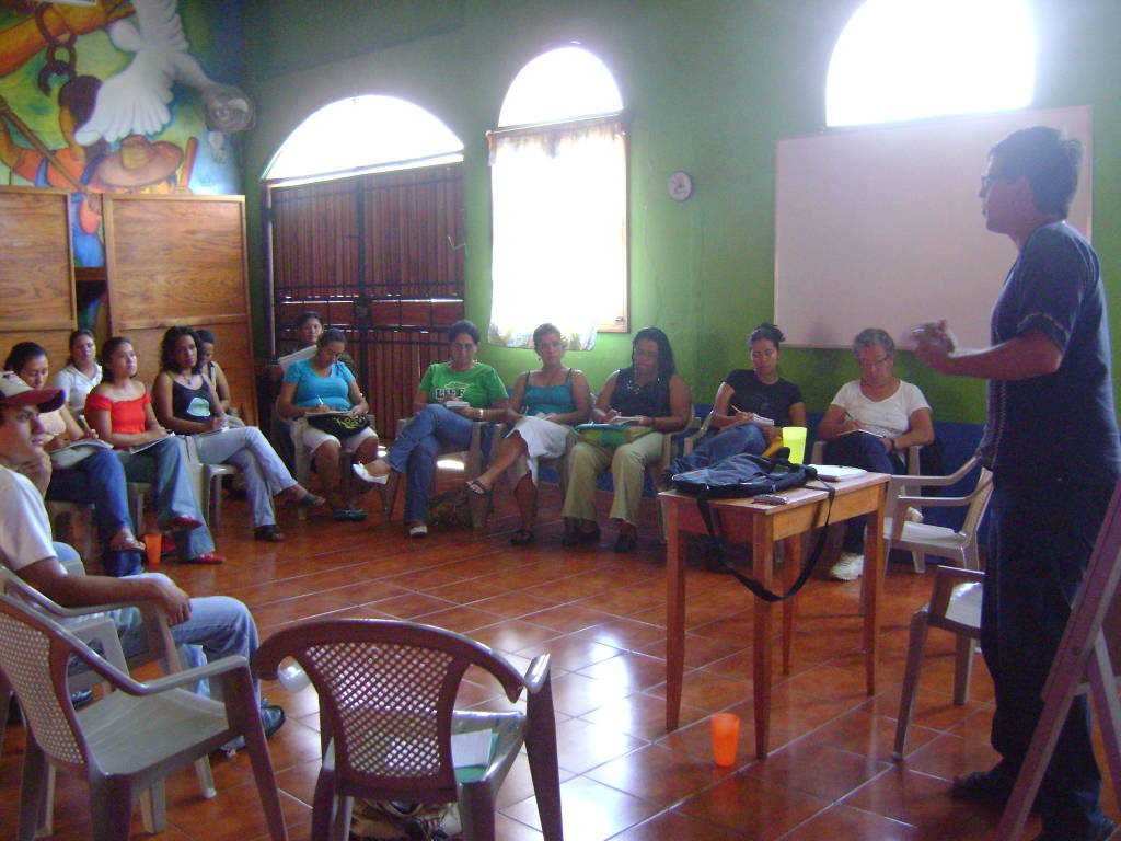Taller en el Centro Cultural Guanuca, sede del Grupo Venancia.