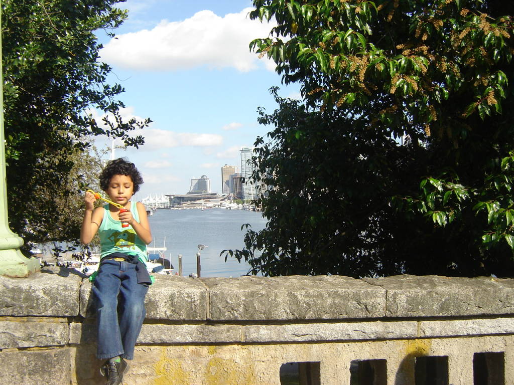 Haciendo burbujas en Vancouver. Foto: Yolidia
