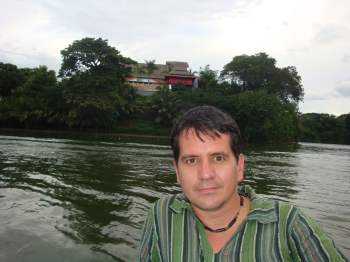 En la despedida, la belleza lacustre granadina.