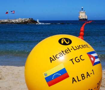 El cable tendido entre Venezuela y Cuba dará a la isla nuevas capacidades en telecomunicaciones.