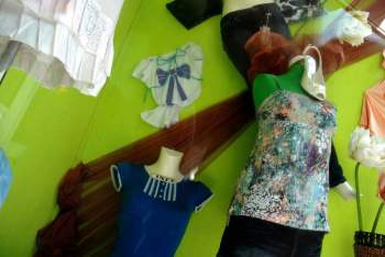 Escaparate de tienda. Foto: Caridad
