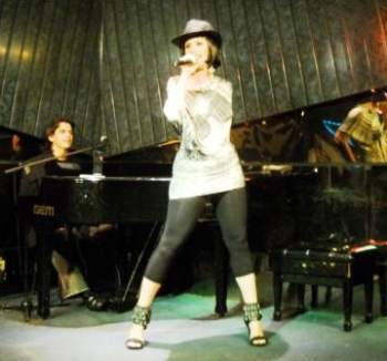Maylu at the Gato Tuerto Club.