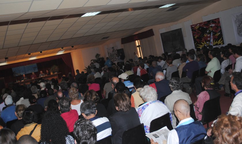 La presentación del libro de Padura en la Feria Internacional del Libro en La Habana.