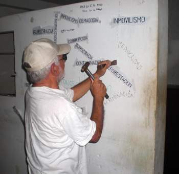 Derribo del muro (2009).