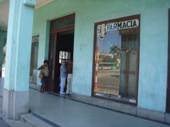 Farmacia en La Habana.