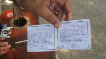 Multas de cien pesos que les pusieron a cada uno por cantar en la Habana Vieja. Foto: Yusimí Rodríguez