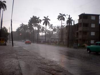 Sobre San Agustín cayó hasta granizo.