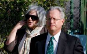 Alan's wife Judy Gross and her lawyer Peter J.Kahn during the March trial in Havana. Foto: Cubadebate