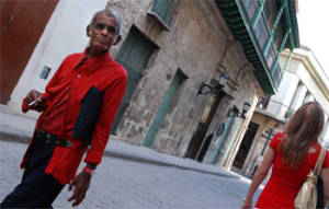 Piropo en La Habana Vieja. Foto: Caridad
