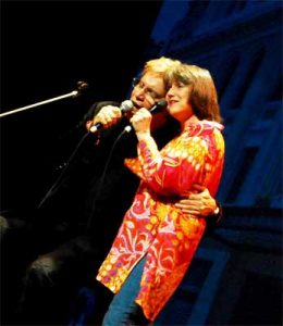 Amaury Perez y la cantante venezolana Cecilia Todd.
