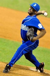 Odrisamer Despaigne es la carta numero uno para Industriales en su serie final contra Ciego de Avila. Foto: baseballdecuba.com