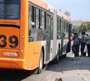 Cuba was able to avert a complete transportation crisis through the purchase of hundreds of buses, cars and locomotives from China. Photo: Raquel Perez