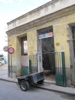 La Clinica Veterinario Laika antes de su restauración.