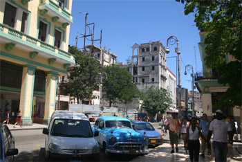 Calle céntrica de La Habana.